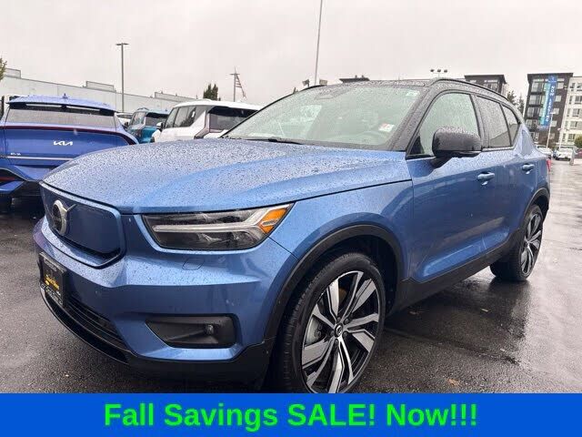 2021 VOLVO XC40