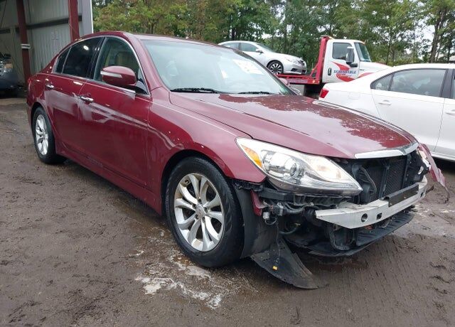 2013 HYUNDAI Genesis