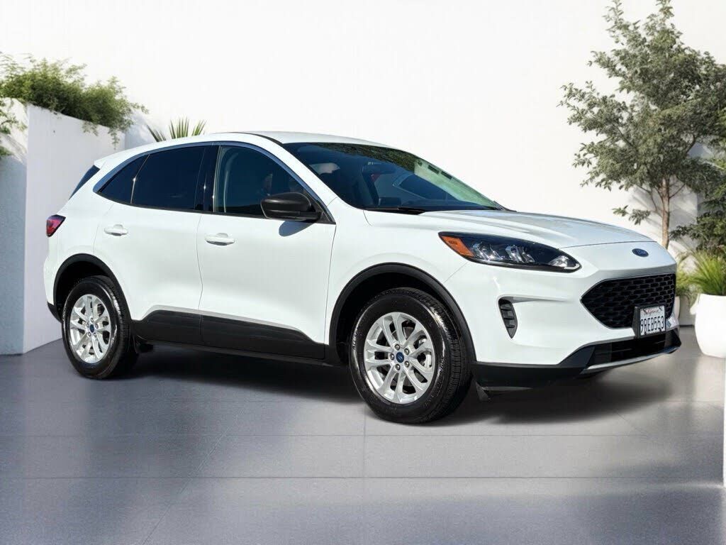 2022 FORD Escape