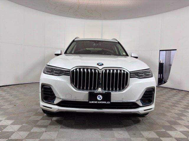 2022 BMW X7