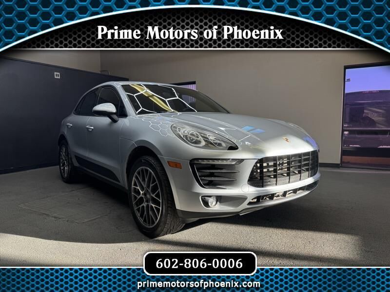2017 PORSCHE Macan