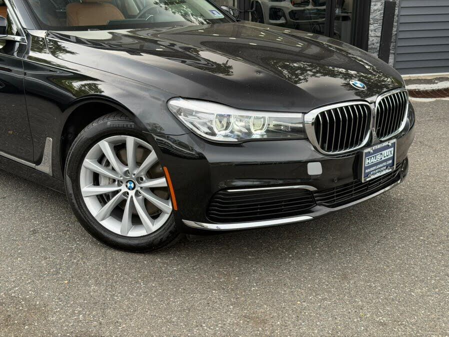 2019 BMW 740i