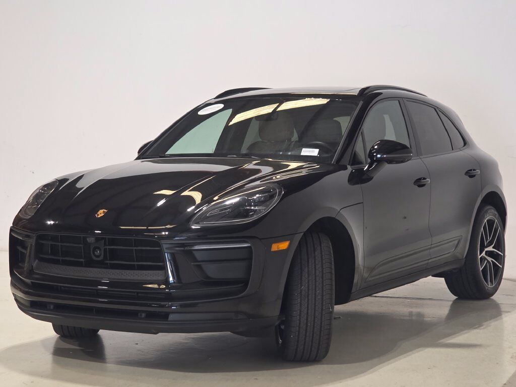 2026 PORSCHE Macan
