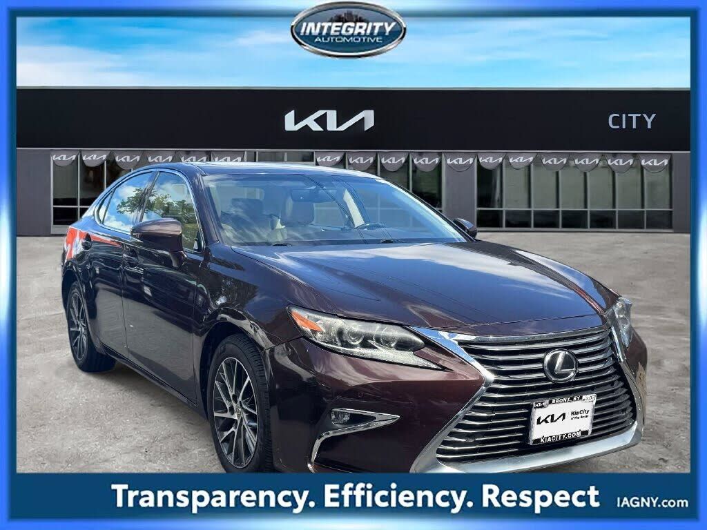 2016 LEXUS ES