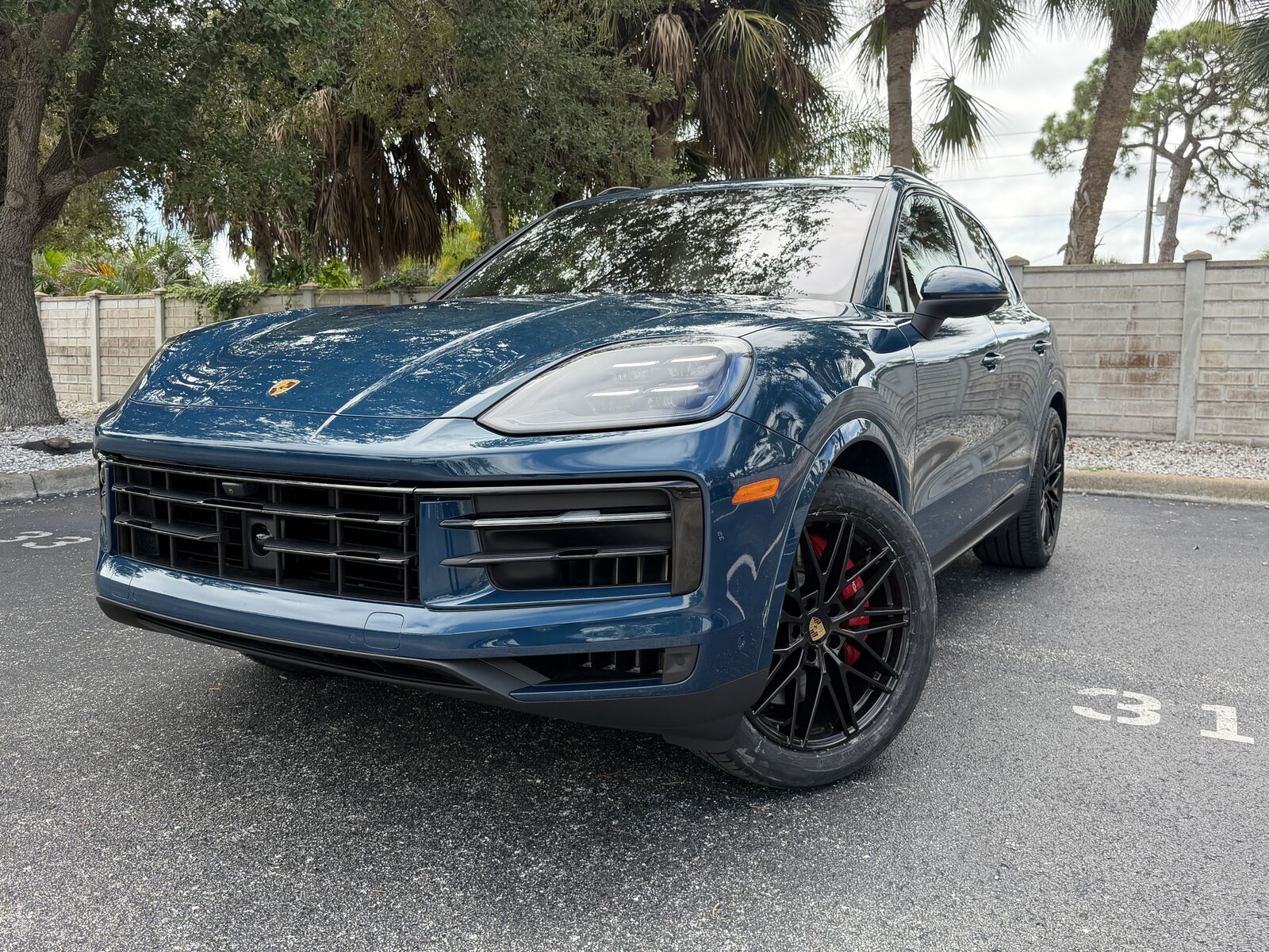2024 PORSCHE Cayenne