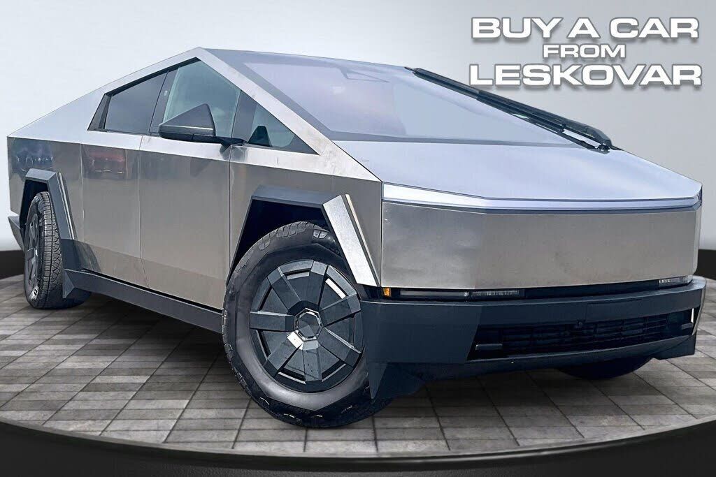 2025 TESLA Cybertruck