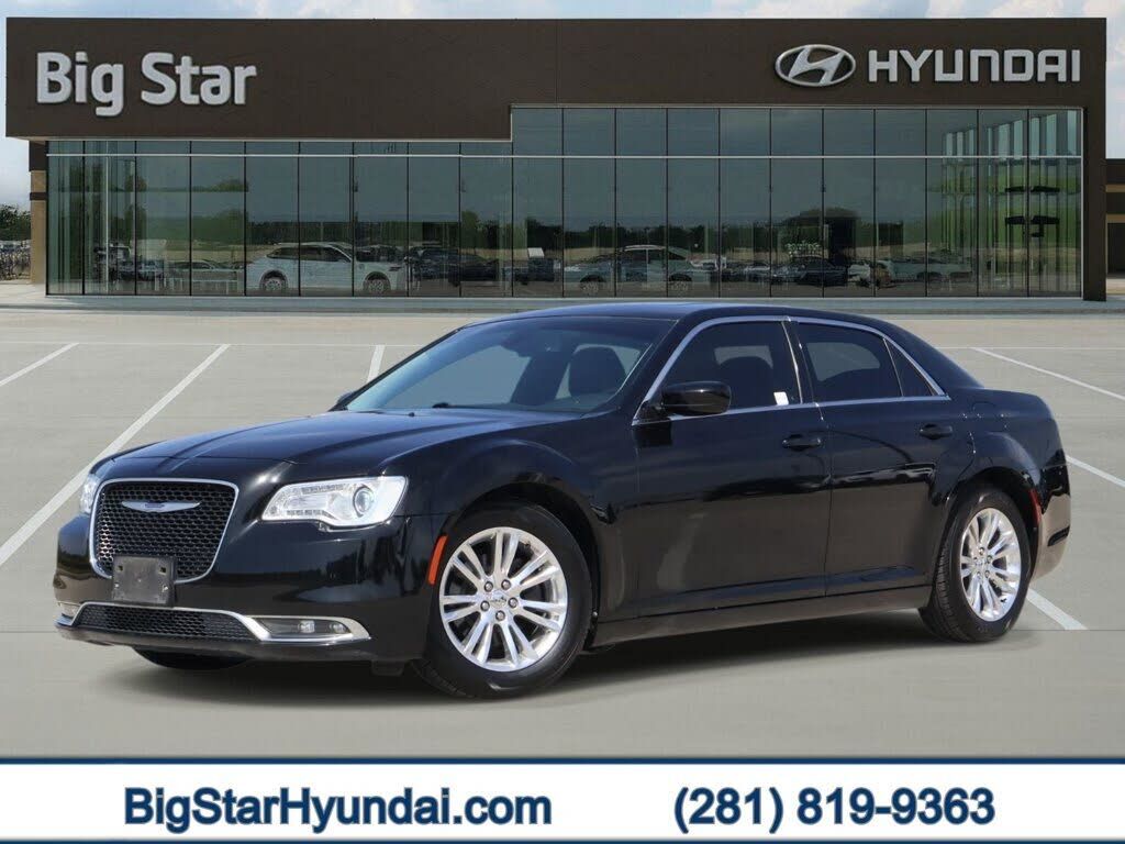 2019 CHRYSLER 300