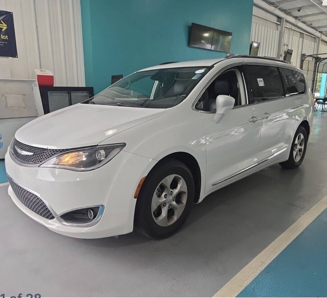 2017 CHRYSLER Pacifica