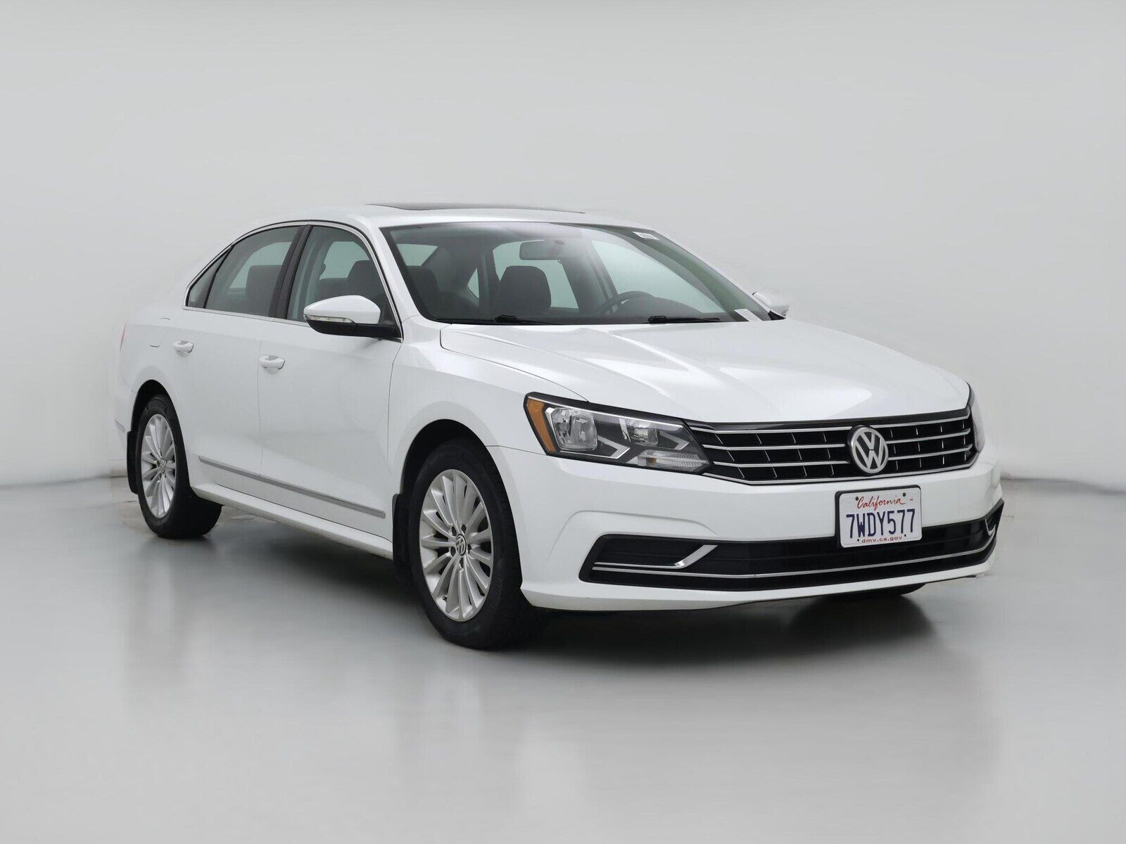 2017 VOLKSWAGEN Passat