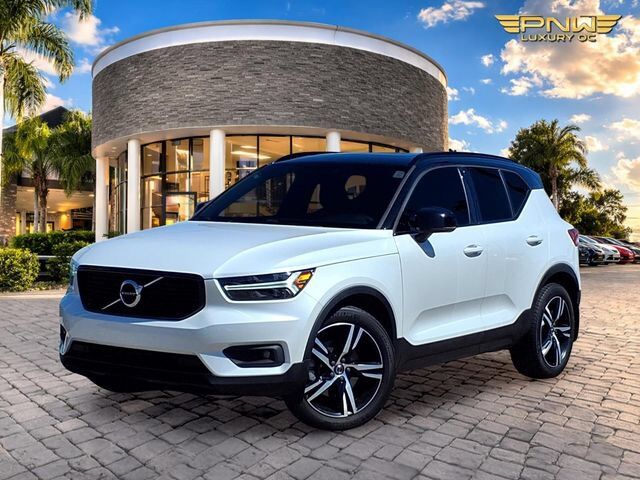 2019 VOLVO XC40