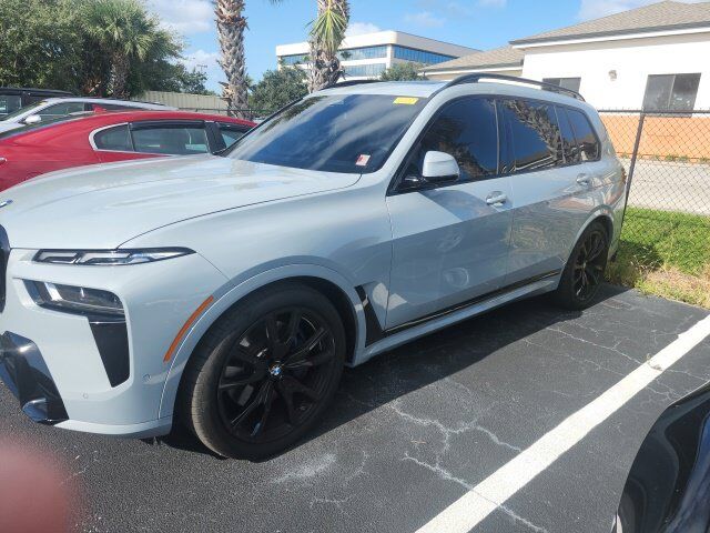 2025 BMW X7