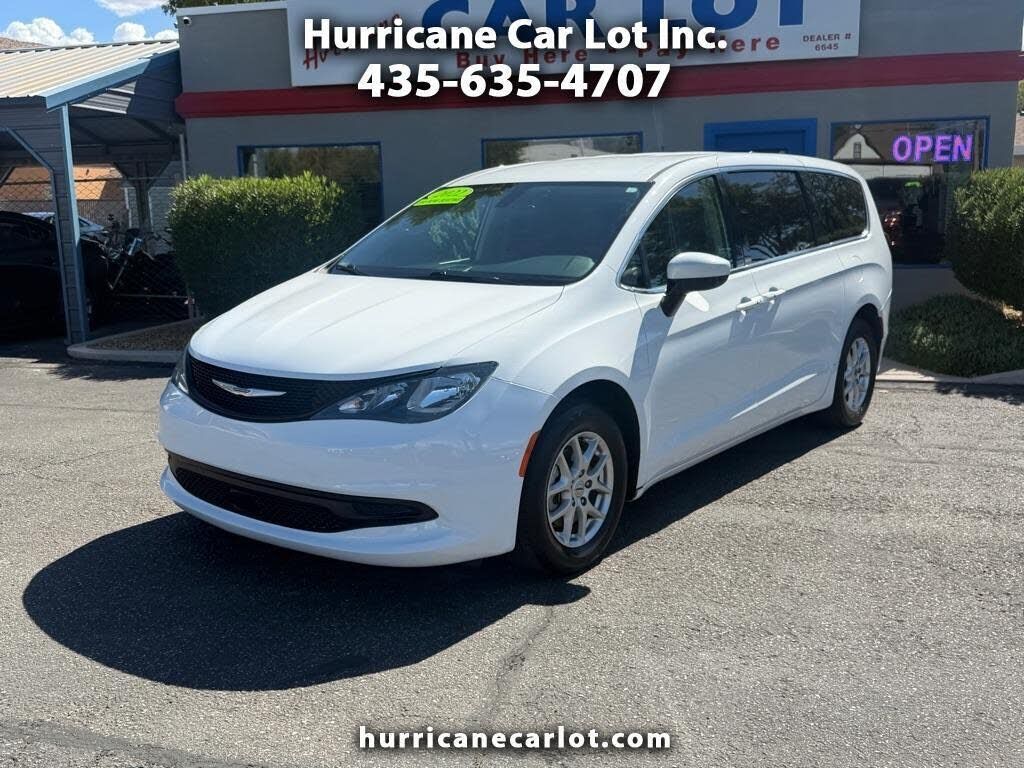 2022 CHRYSLER Voyager