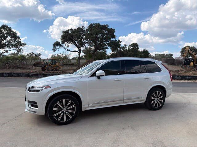 2023 VOLVO XC90