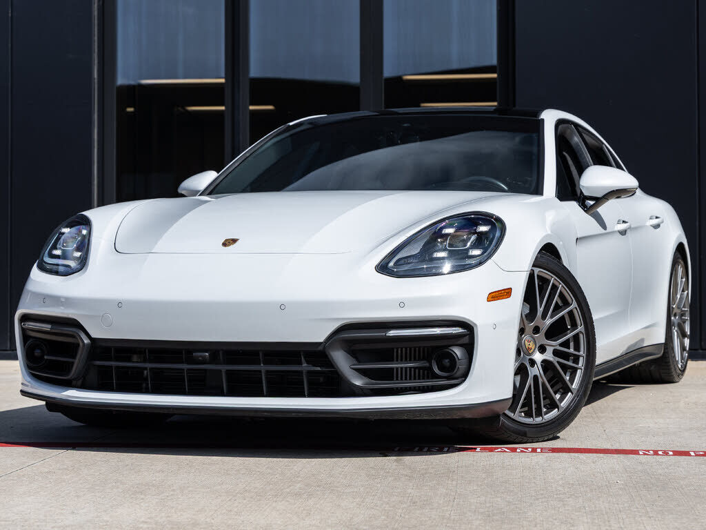 2023 PORSCHE Panamera