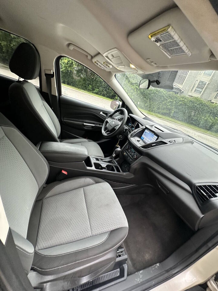 2017 FORD Escape