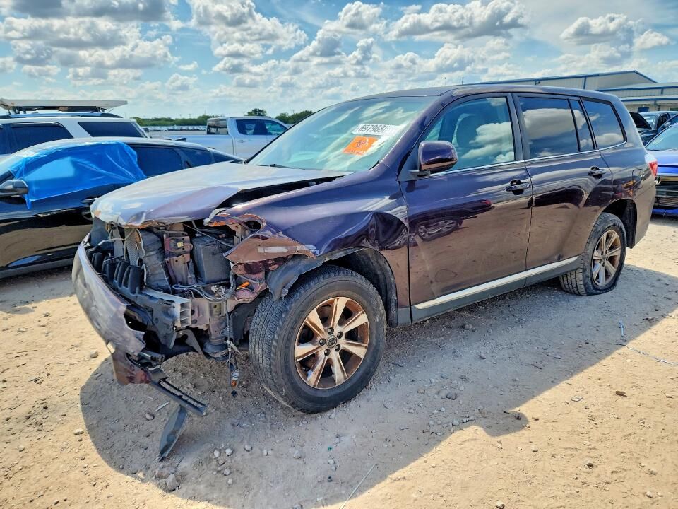 2013 TOYOTA Highlander