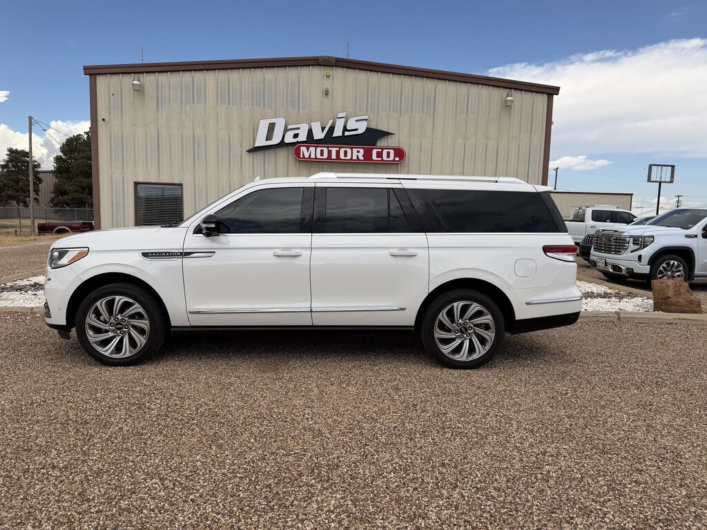2024 LINCOLN Navigator L