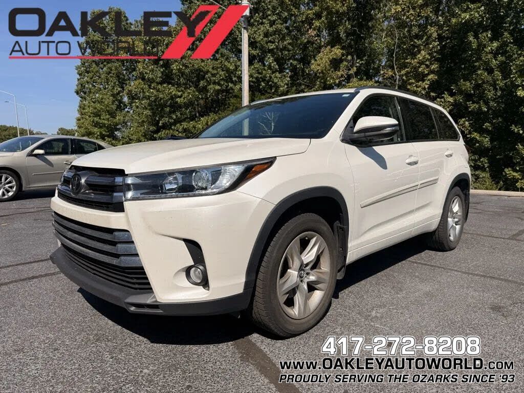 2017 TOYOTA Highlander