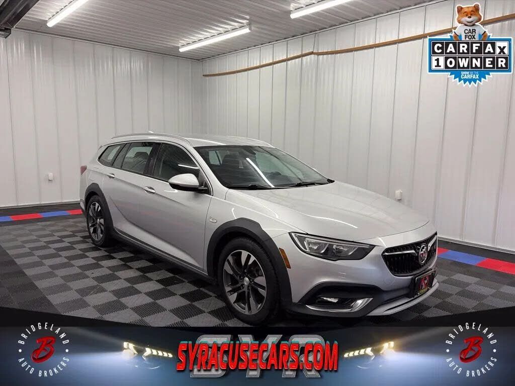 2018 BUICK Regal TourX
