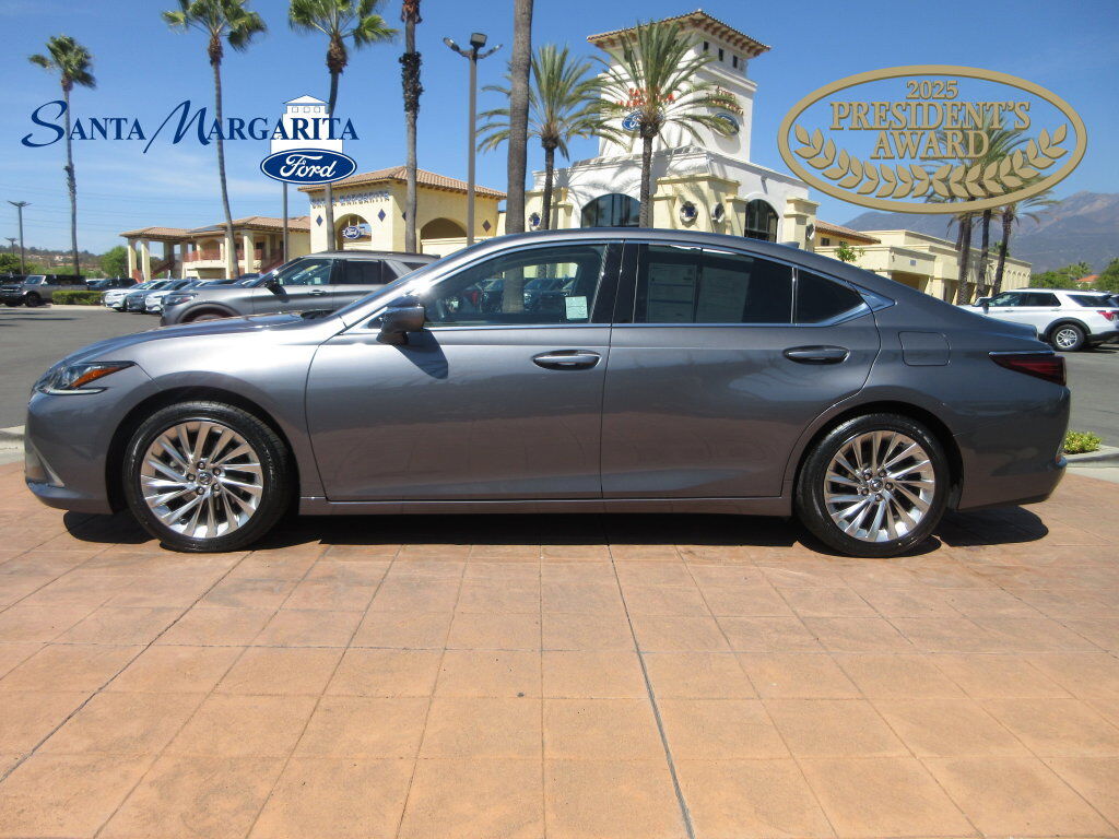 2020 LEXUS ES