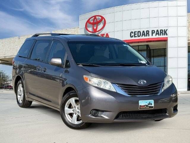 2017 TOYOTA Sienna