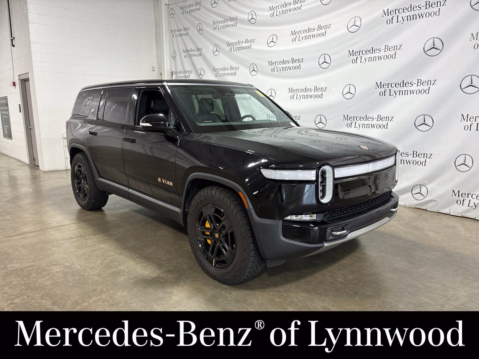 2023 RIVIAN R1S