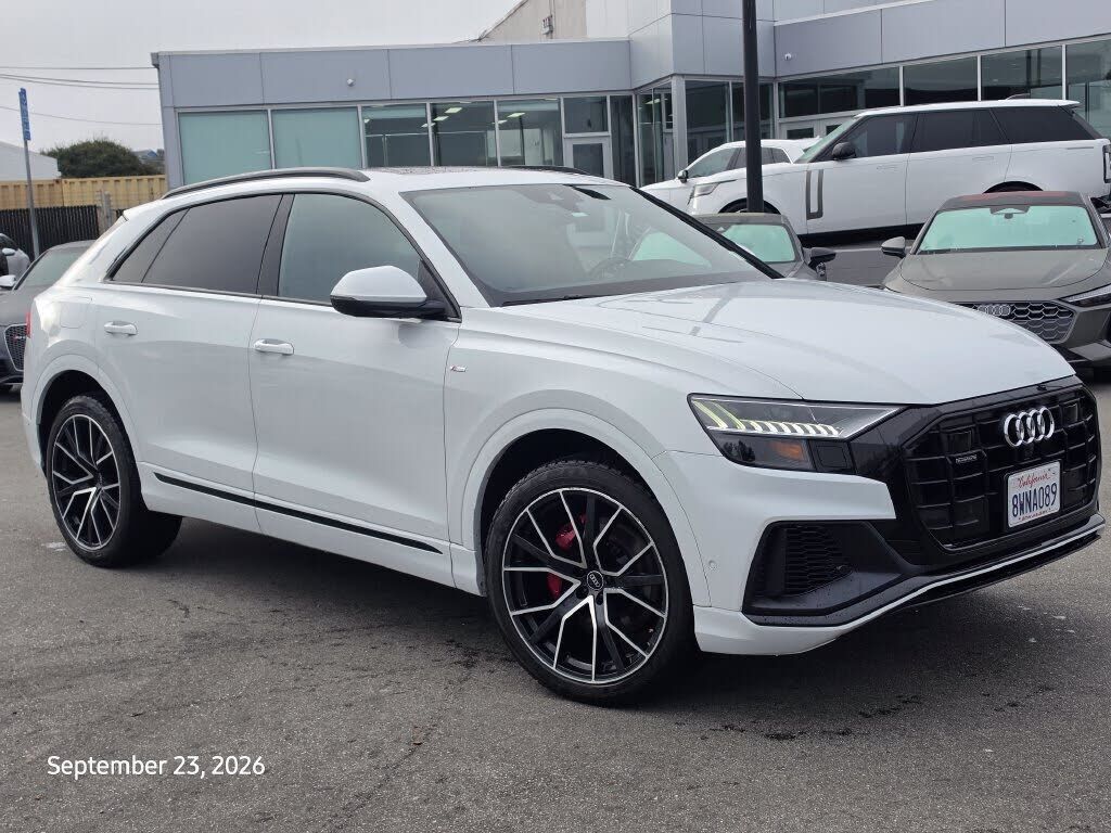 2021 AUDI Q8