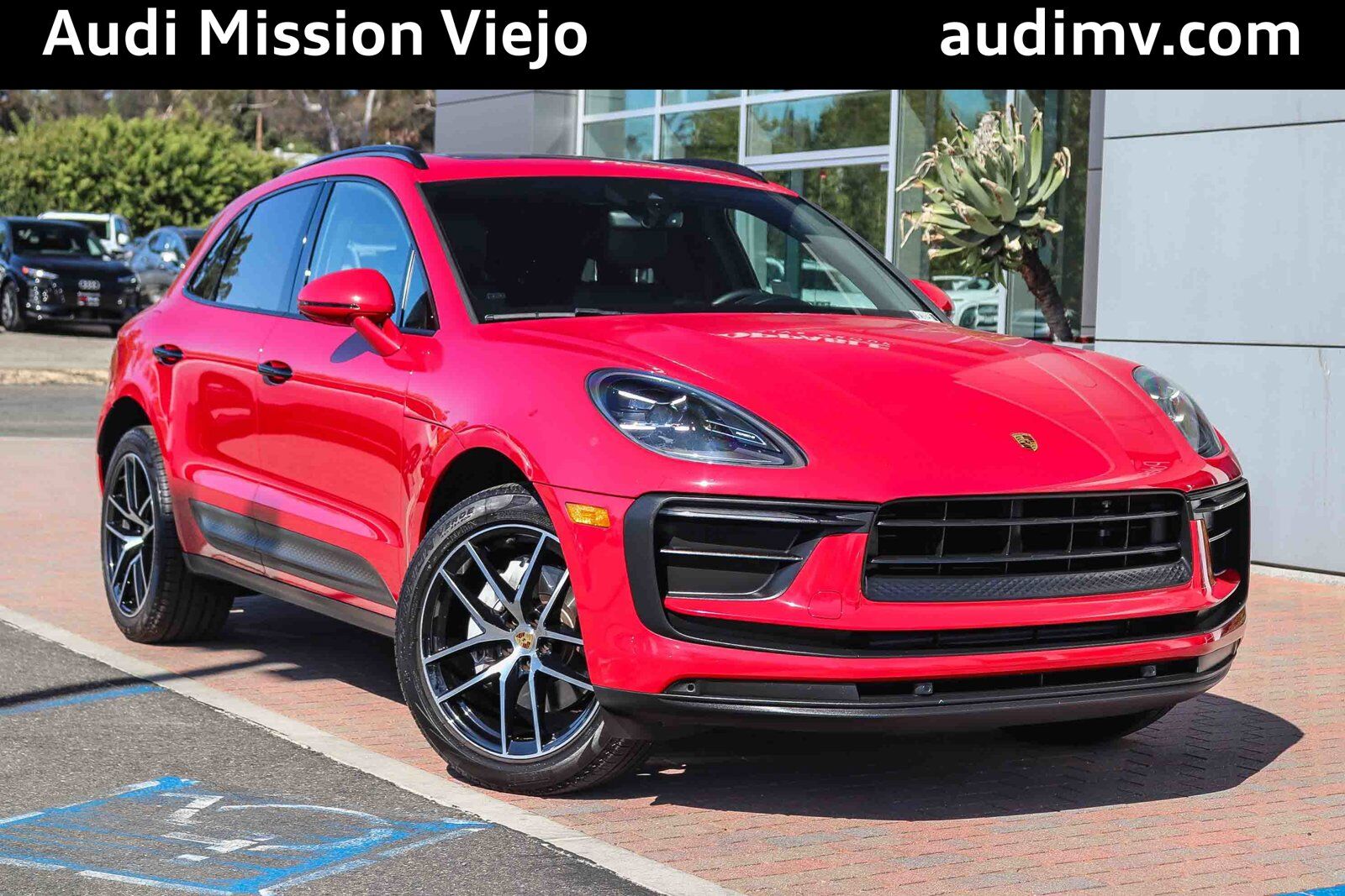 2022 PORSCHE Macan