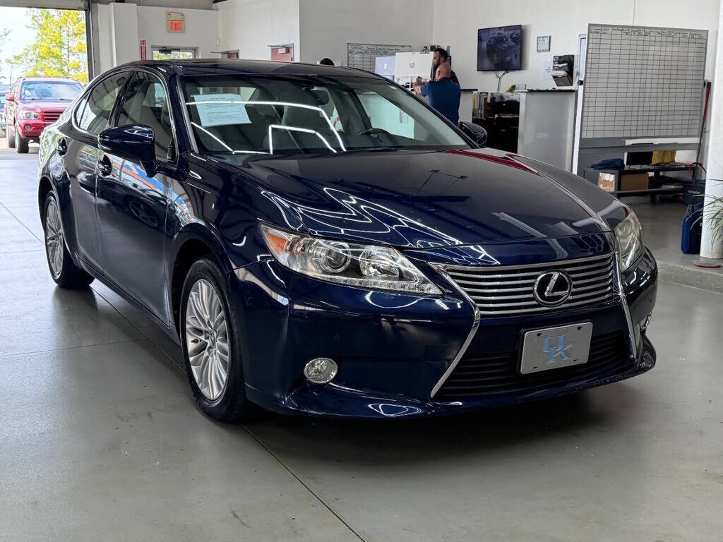 2013 LEXUS ES