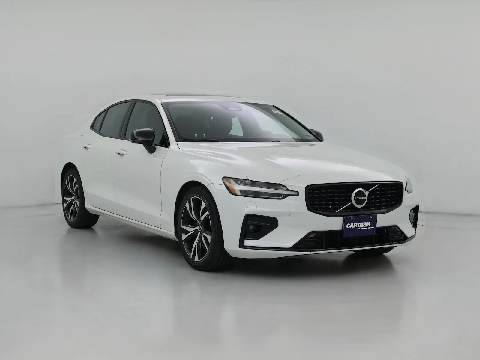 2025 VOLVO S60