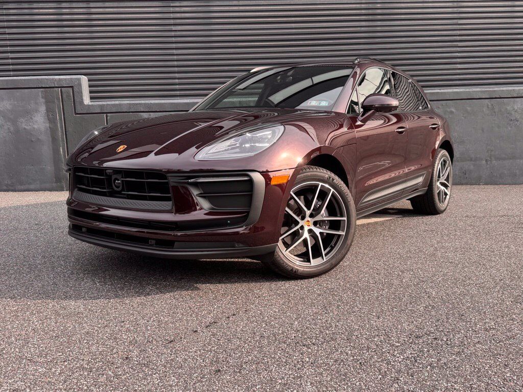 2026 PORSCHE Macan