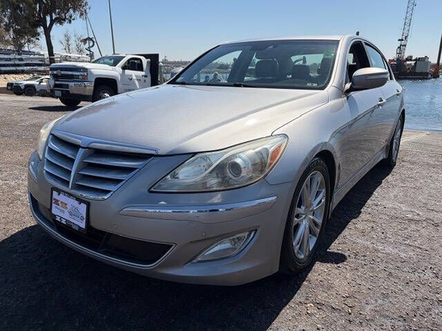 2012 HYUNDAI Genesis