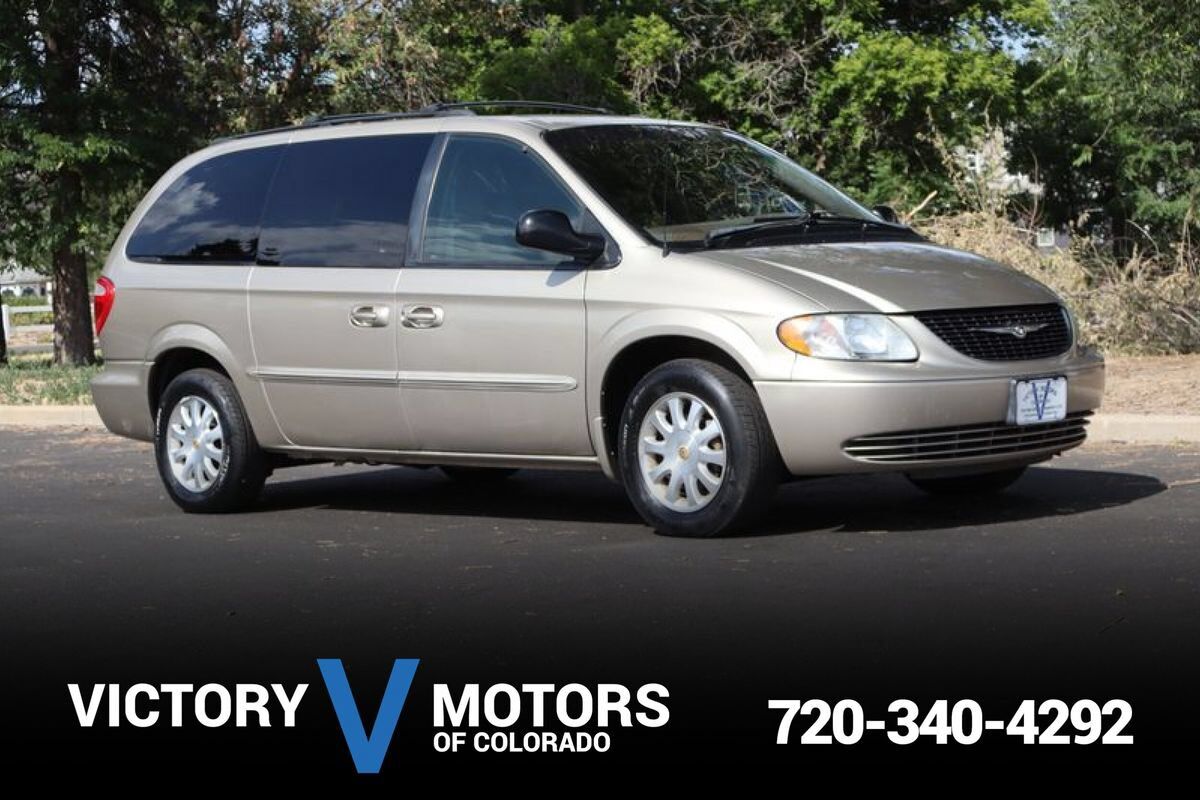 2002 CHRYSLER Town and Country