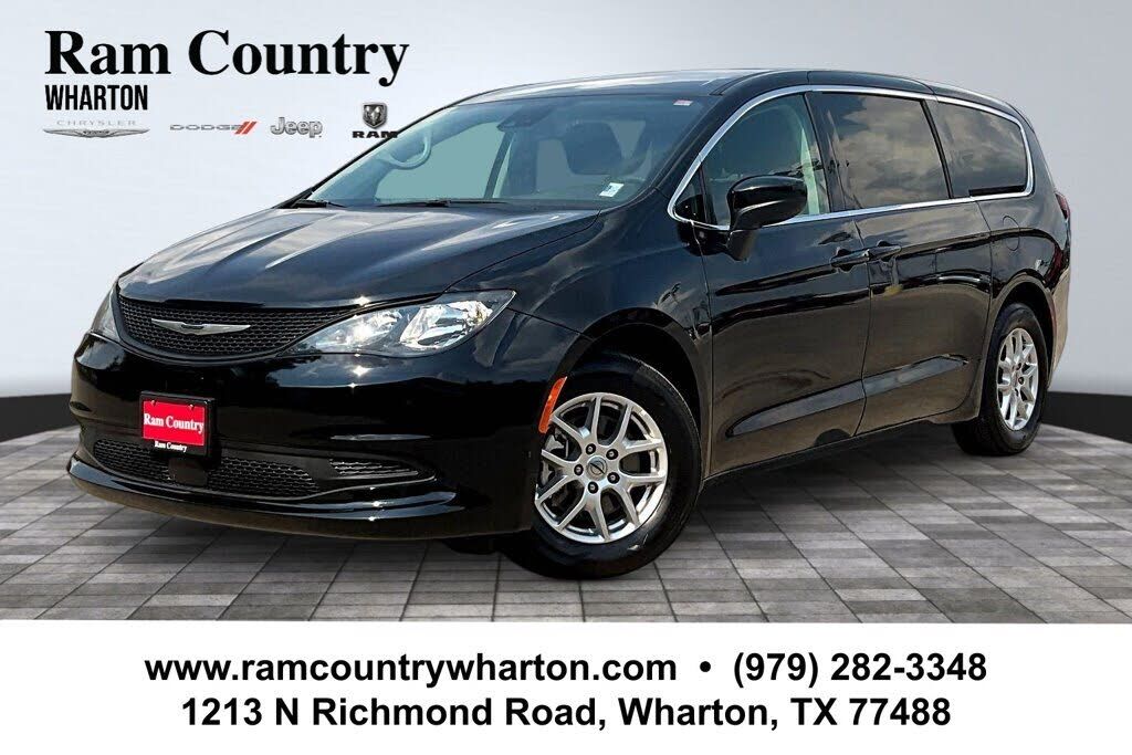 2024 CHRYSLER Voyager