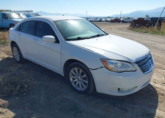 2013 CHRYSLER 200