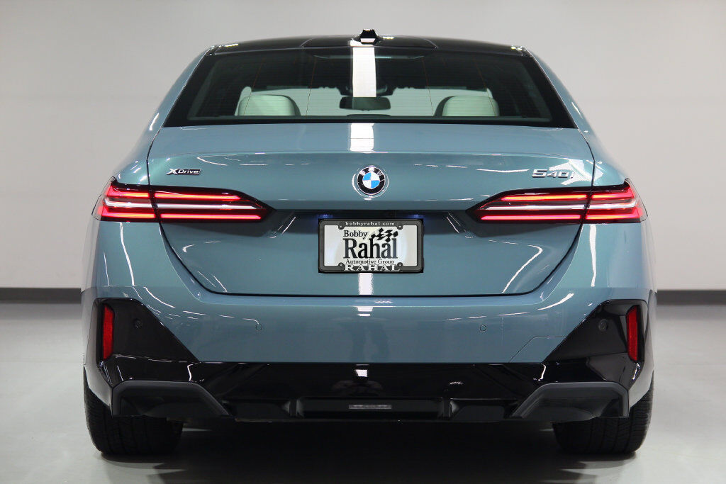 2026 BMW 540i