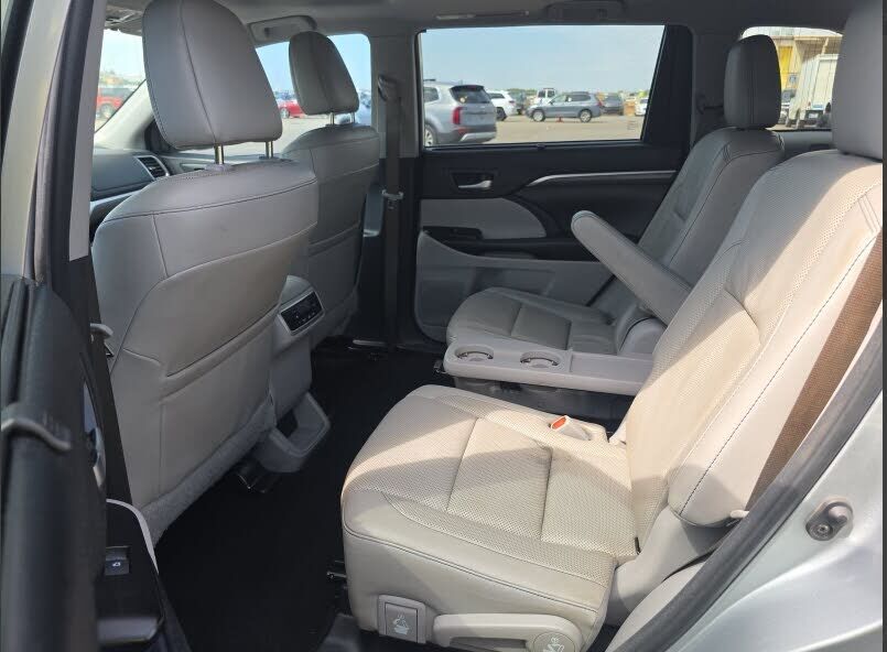 2018 TOYOTA Highlander