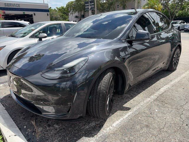 2024 TESLA Model Y