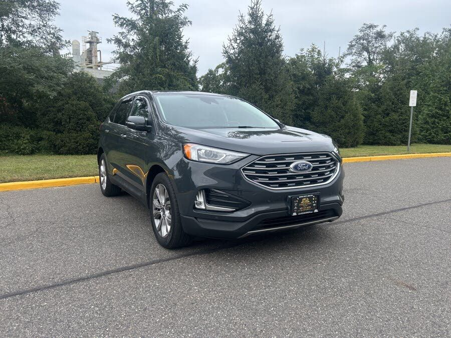 2023 FORD Edge