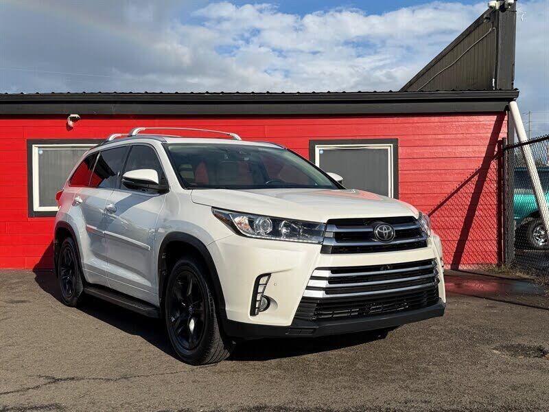 2017 TOYOTA Highlander