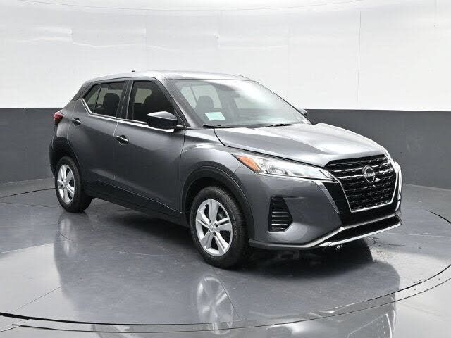 2025 NISSAN Kicks Play