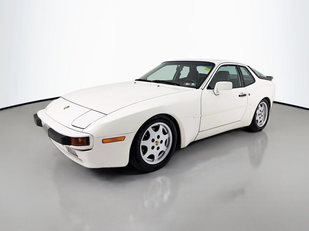1987 PORSCHE 944