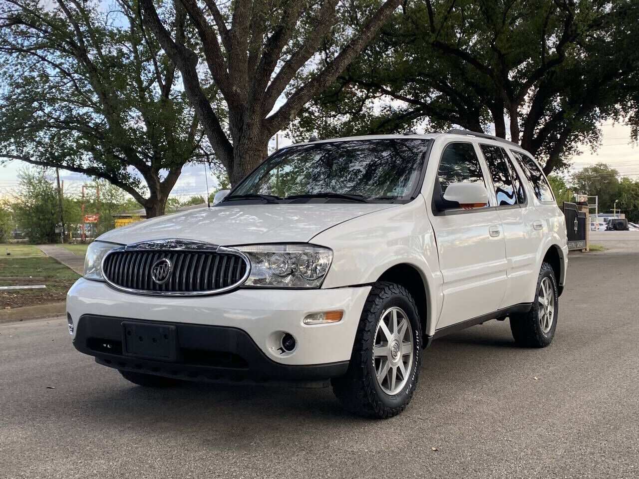 2004 BUICK Rainier