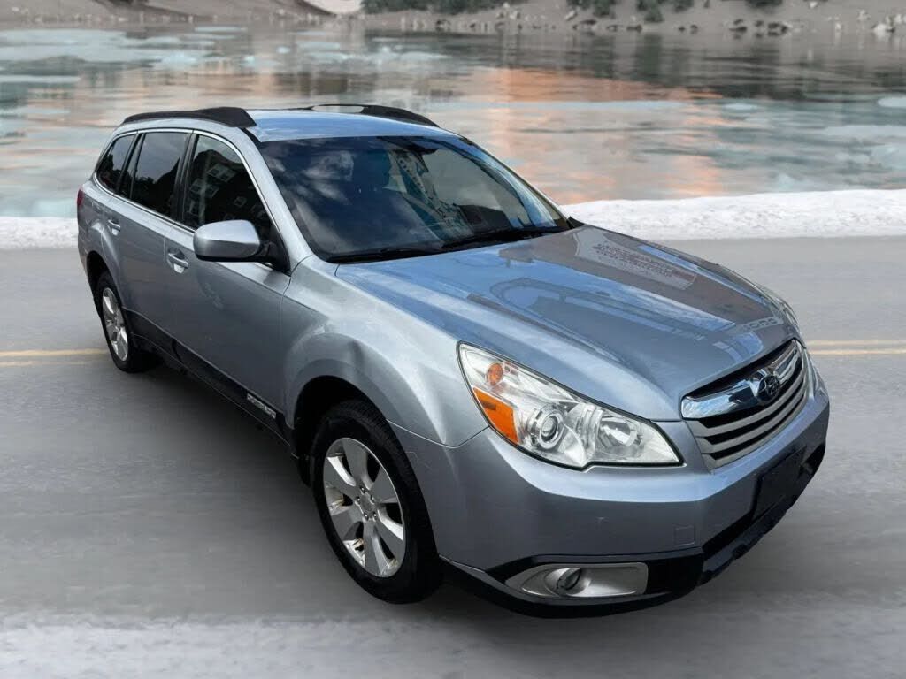 2012 SUBARU Outback