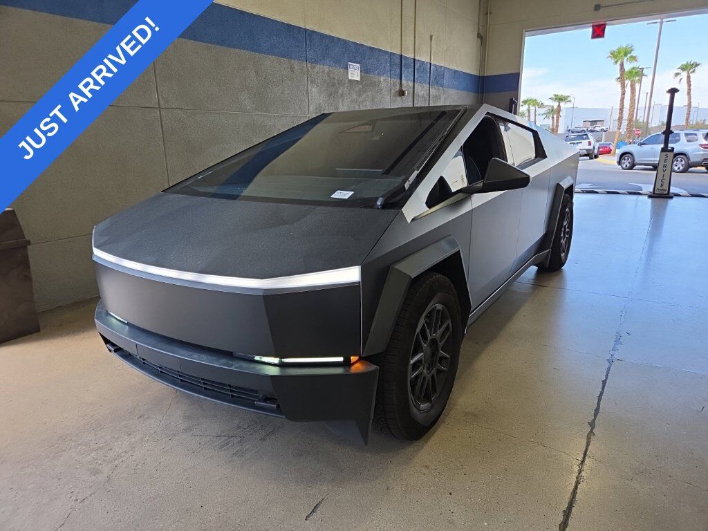 2025 TESLA Cybertruck