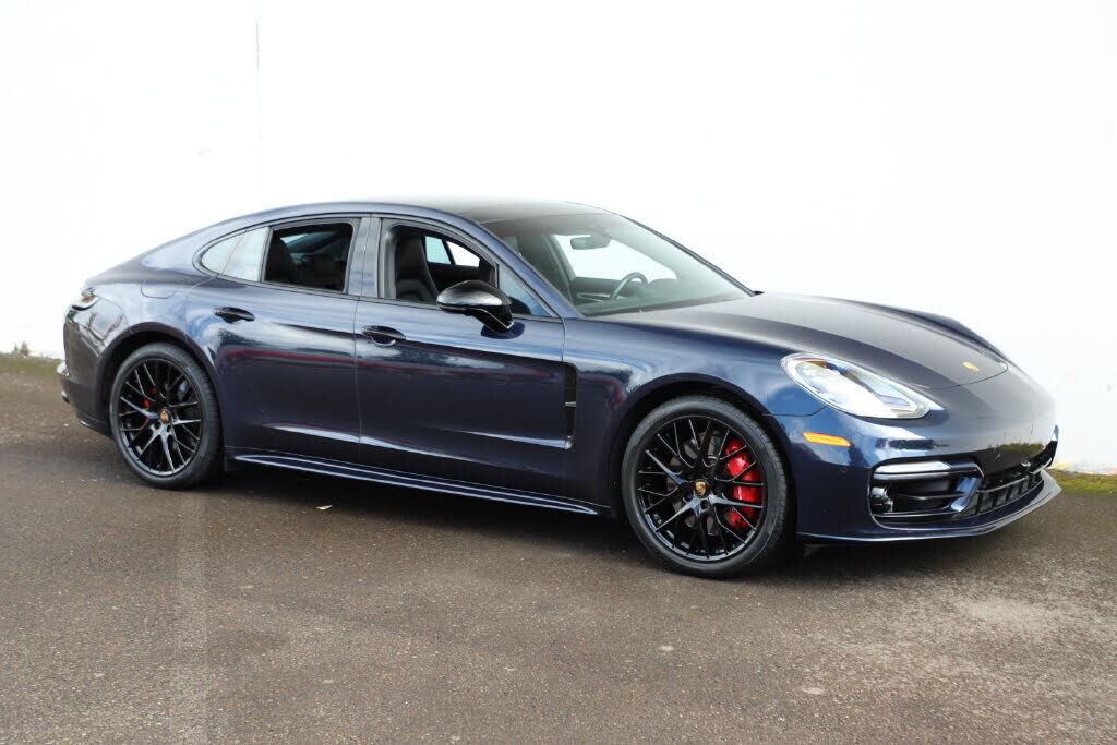 2022 PORSCHE Panamera