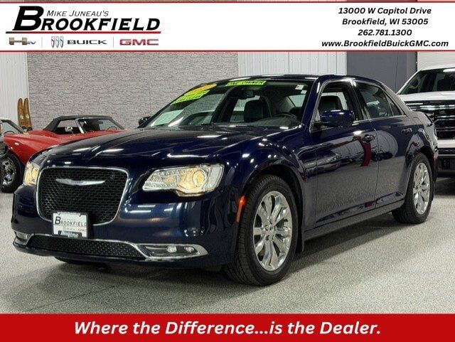 2017 CHRYSLER 300
