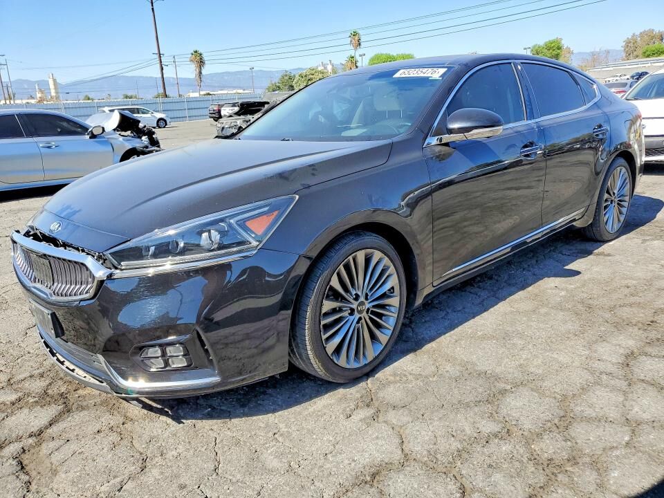 2017 KIA Cadenza
