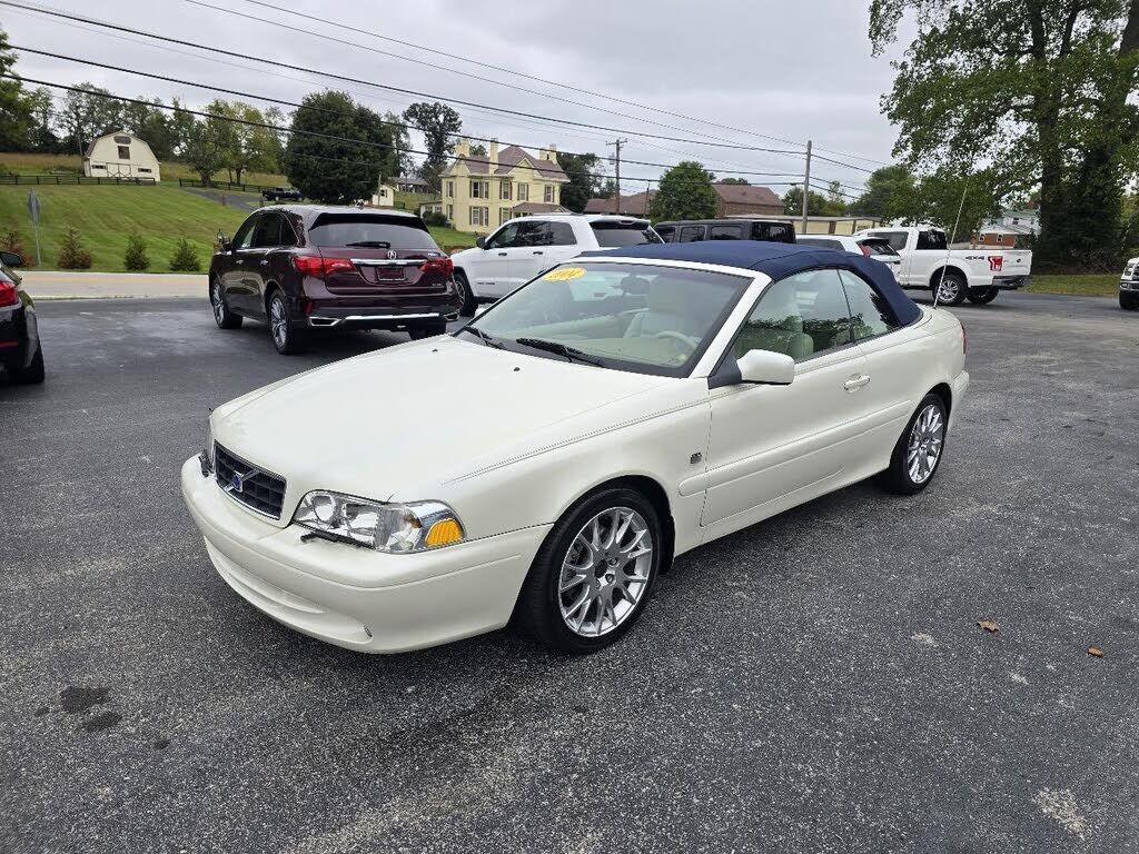 2004 VOLVO C70