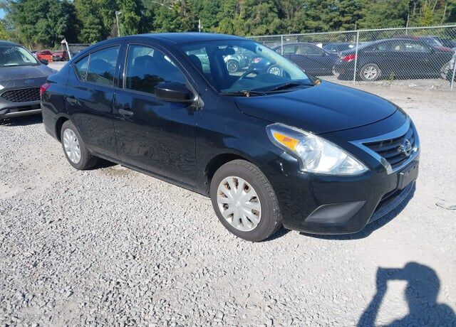 2017 NISSAN Versa